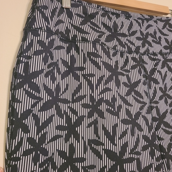 Lands End | Women's Navy & White Striped Floral Bootcut Pants (Size Large/Tall) - Picture 5 of 11